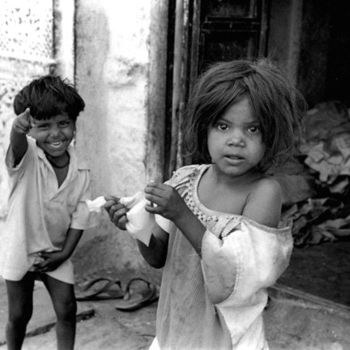 Photographie intitulée "Enfants de Jodhpur" par Jonathan Florence, Œuvre d'art originale