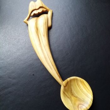 Escultura intitulada "Spoon with Rolling…" por Joris De Fré, Obras de arte originais, Madeira