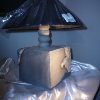 Scultura intitolato "lampe de bureau" da Josi Rica, Opera d'arte originale, Terracotta