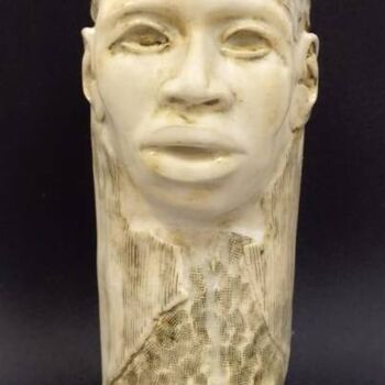 Скульптура под названием "Ivory Guardian 1" - Juarez Hawkins, Подлинное произведение искусства, Керамика