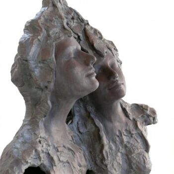 Escultura intitulada "Happy 2" por Judith Franken, Obras de arte originais, Terracota