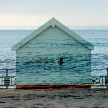 Фотография под названием "Bather, Hove UK" - Juliana Vasquez, Подлинное произведение искусства, Цифровая фотография
