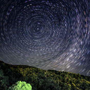 Photographie intitulée "Starry night over A…" par Julie Beretti, Œuvre d'art originale, Photographie numérique