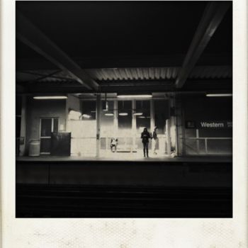 「Western Station, Su…」というタイトルの写真撮影 Jun-Jun Sta. Anaによって, オリジナルのアートワーク