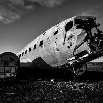 Fotografia intitolato "Wrecked plane" da Jure Kralj, Opera d'arte originale, Fotografia digitale
