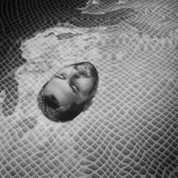 Photographie intitulée "I almost drowned" par Jure Kralj, Œuvre d'art originale, Photographie numérique