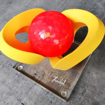 「boule rouge sur vor…」というタイトルの彫刻 Jurgen Liedelによって, オリジナルのアートワーク, プラスチック