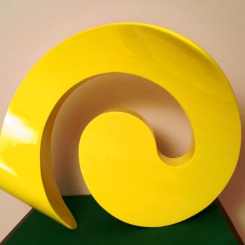 Sculpture titled "momentum L jaune" by Jurgen Liedel, Original Artwork, Mixed Media