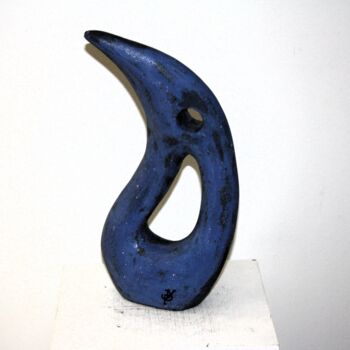 Sculpture titled "Virgule Bleue" by Jean-Yves Petit (JYP), Original Artwork, Cement