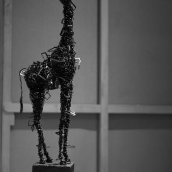 Escultura titulada "Ambition (70x14x14…" por Karen Axikyan, Obra de arte original, Metales