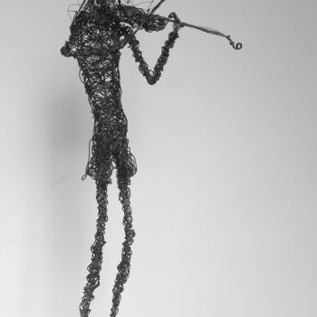 Scultura intitolato "Paganini 71x18x13 3…" da Karen Axikyan, Opera d'arte originale, Metalli