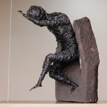 Скульптура под названием "Escape 31x24x20 5.4…" - Karen Axikyan, Подлинное произведение искусства, Металлы