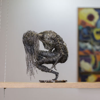 Escultura titulada "Distress 21x19x13 1…" por Karen Axikyan, Obra de arte original, Metales