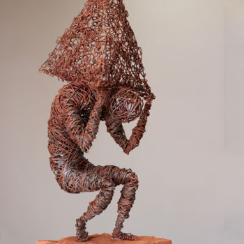 Skulptur mit dem Titel "Pyramid (48x15x18 4…" von Karen Axikyan, Original-Kunstwerk, Metalle