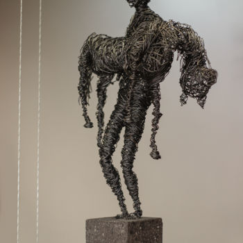 Skulptur mit dem Titel "Lost friend (54x30x…" von Karen Axikyan, Original-Kunstwerk, Metalle