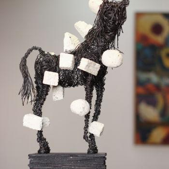 Scultura intitolato "Horse with dots (47…" da Karen Axikyan, Opera d'arte originale, Metalli