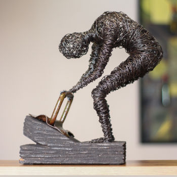 Escultura intitulada "Trying to help (30x…" por Karen Axikyan, Obras de arte originais, Metais