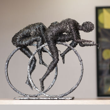 Sculpture intitulée "Stubborn struggle (…" par Karen Axikyan, Œuvre d'art originale, Métaux