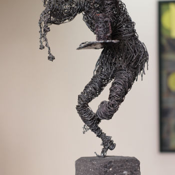 Sculpture titled "In the pub (43x22x2…" by Karen Axikyan, Original Artwork, Metals