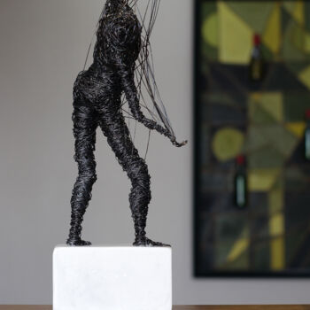 Скульптура под названием "Internal strife (46…" - Karen Axikyan, Подлинное произведение искусства, Камень