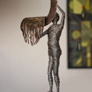 Sculpture intitulée "Creating the moon (…" par Karen Axikyan, Œuvre d'art originale, Métaux