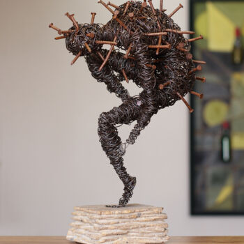 Escultura titulada "Pain (42x18x21cm 2.…" por Karen Axikyan, Obra de arte original, Piedra