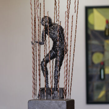 Sculpture intitulée "Isolation (47x18x16…" par Karen Axikyan, Œuvre d'art originale, Pierre