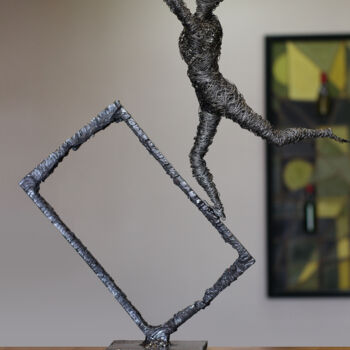Sculpture intitulée "Meteor hunter (57x4…" par Karen Axikyan, Œuvre d'art originale, Pierre