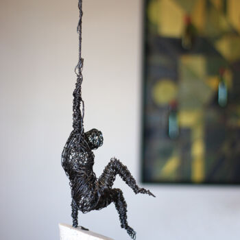 Scultura intitolato "Force of gravity (5…" da Karen Axikyan, Opera d'arte originale, Metalli