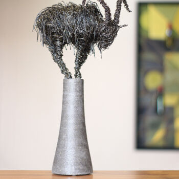 Скульптура под названием "Leader (42x23x16cm…" - Karen Axikyan, Подлинное произведение искусства, Металлы