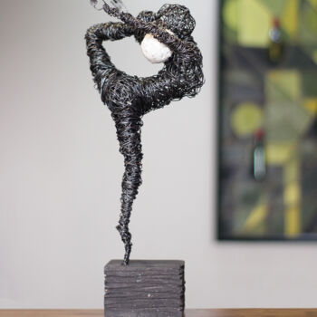 Sculpture intitulée "Gracefully 45x17x18…" par Karen Axikyan, Œuvre d'art originale, Métaux