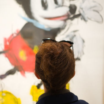 Pittura intitolato "Mickey on drop paper" da Karen Thomas, Opera d'arte originale, Acrilico