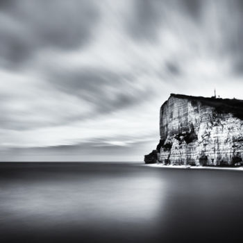 Fotografía titulada "White cliff at suns…" por Karim Carella, Obra de arte original, Fotografía digital
