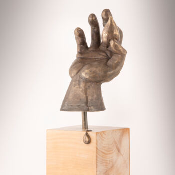 Sculpture titled "L'insaisissable" by Juka, Original Artwork, Bronze