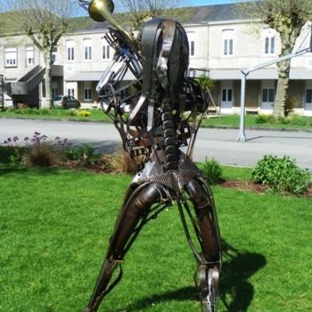 Skulptur mit dem Titel "Tromboniste_(1).JPG" von Karlito Randriamahefa Lewandoski, Original-Kunstwerk