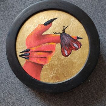 Malerei mit dem Titel "Dark moth sitting o…" von Katrin Savich, Original-Kunstwerk, Öl Auf Keilrahmen aus Holz montiert