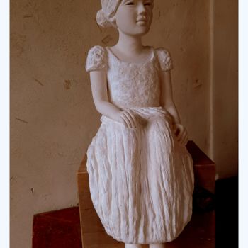 Skulptur mit dem Titel "Blanche" von Katyveline Ruiz, Original-Kunstwerk, Ton