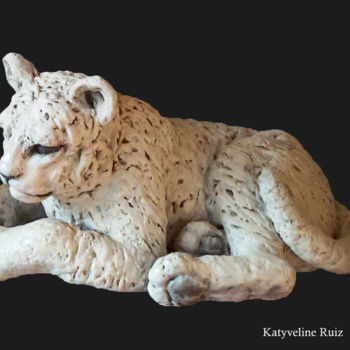 Escultura intitulada "Randjy (tigreau)" por Katyveline Ruiz, Obras de arte originais, Terracota
