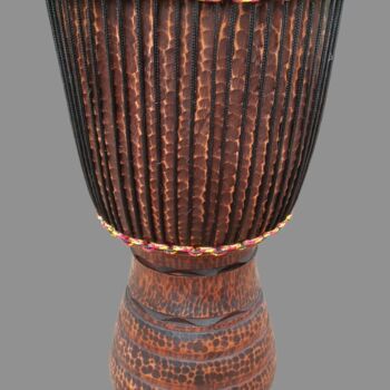 Scultura intitolato "Djembe Instrument M…" da Kebe, Opera d'arte originale, Legno