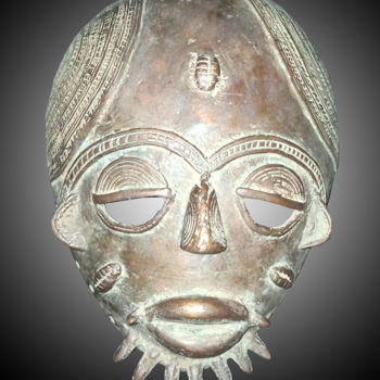 Sculpture titled "Masque Baoulé en Br…" by Kebe, Original Artwork, Bronze