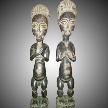 Scultura intitolato "Couple Statuette Ba…" da Kebe, Opera d'arte originale, Legno