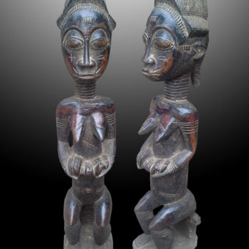 Sculptuur getiteld "STATUETTE ART AFRIC…" door Kebe, Origineel Kunstwerk, Hout