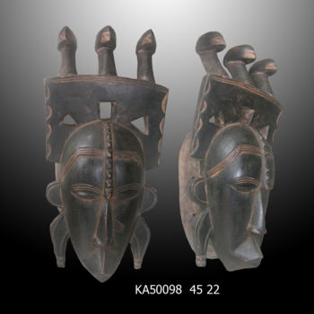 Scultura intitolato "Masque Djiminie  ar…" da Kebe, Opera d'arte originale, Legno