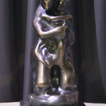 Скульптура под названием "Mother's love. Bron…" - Zaza Kharabadze, Подлинное произведение искусства, Бронза