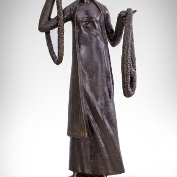 Sculpture titled "saleswoman" by Khurshed Husenov, Original Artwork, Bronze