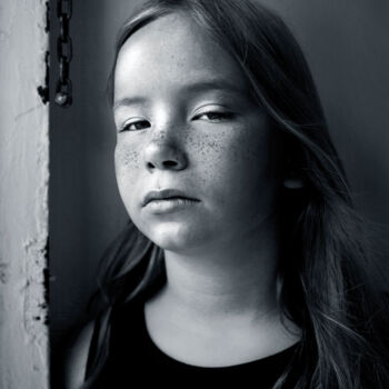 Photographie intitulée "Kaitlyn" par Kim Stone, Œuvre d'art originale, Photographie numérique