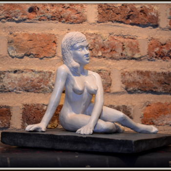 Skulptur mit dem Titel "belle.jpg" von Kinekane Colisane, Original-Kunstwerk, Keramik