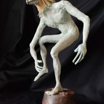 Sculptuur getiteld "Commedia (2)" door Karine Krynicki, Origineel Kunstwerk, Papier maché