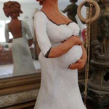 Escultura intitulada "La grossesse" por Claire Ferrari (klrferr), Obras de arte originais, Argila