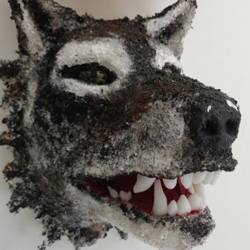 Escultura intitulada "Le loup" por Claire Ferrari (klrferr), Obras de arte originais, Papel machê